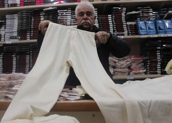 Kar yağacağını duyan yün çamaşırlara hücum etti!