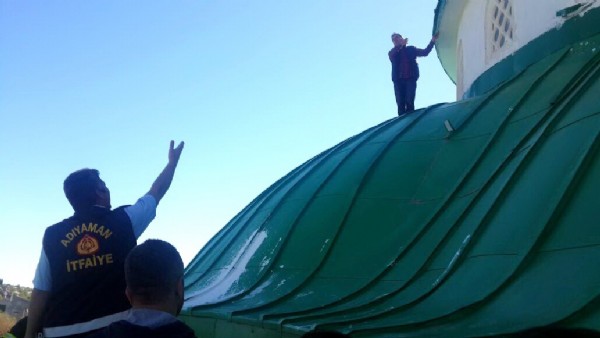 Caminin kubbesinde intihara teşebbüs