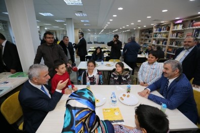 Büyükşehir Belediyesi Kente 33 Bin Kitaplık Kütüphane Kazandırdı
