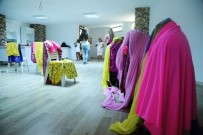 ŞEHİR TİYATROSU - Çağdaş Halk Dansları Topluluğu, Kendi Kostümlerini Tasarlayıp Dikmeye Başladı