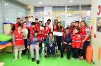 Engelli Kursiyerler Türk Kızılayı'nı Ziyaret Etti