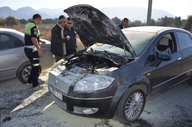 Milas'ta Seyir Halindeki Otomobil Alev Aldı