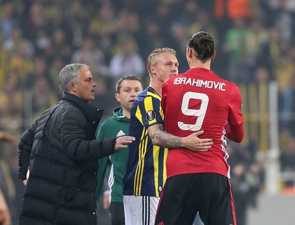 İbrahimovic Kjaer'in boğazını sıktı