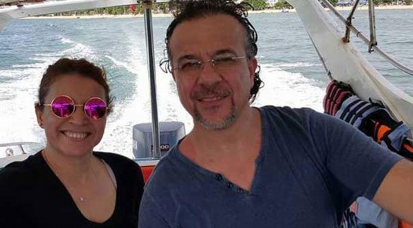 Hem eşini, hem kendini yakan mühendis toprağa verildi