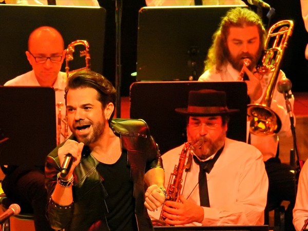 Kenan Doğulu'dan caz performansı