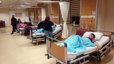 Bursa'da Gıda Zehirlenmesi Şüphesiyle 11 Öğrenci Hastanelik Oldu
