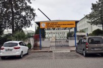 OKUL ÇATISI - Faciadan Dönülen Okulun Çatısından Vinç Kaldırıldı