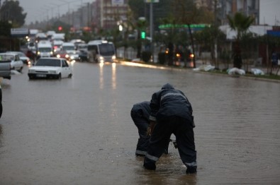 Milas'taki Su Taşkınlarına Anında Müdahale