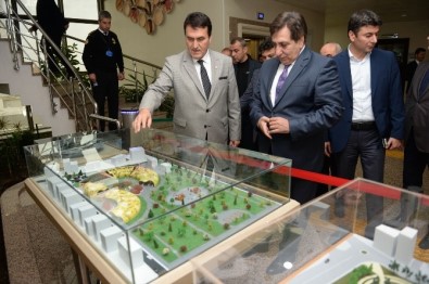 Vali Küçük'ten Osmangazi'nin Projelerine Övgü