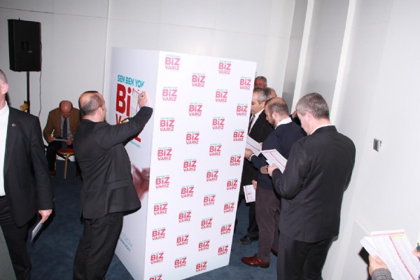 Osman Gökçek meclis üyeleriyle yemekte bir araya geldi