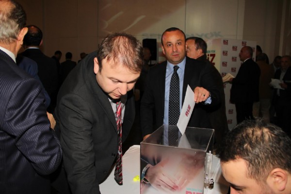 Osman Gökçek meclis üyeleriyle yemekte bir araya geldi