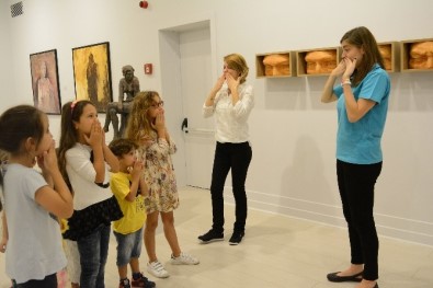 AKS'den Her Yaşa Sanat Atölyesi