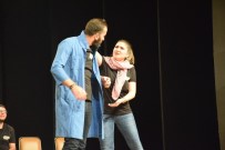 PEHLIVANLı - Bab-I Mizah Doğaçlama Tiyatro Grubu Seyirciyle Buluştu