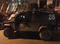 ESENYURT DEVLET HASTANESİ - Esenyurt'ta Polis Aracı Devrildi Açıklaması 3 Yaralı