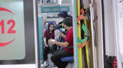 Gebze'de Yemekten Zehirlenen 13 Öğrenci Hastaneye Kaldırıldı