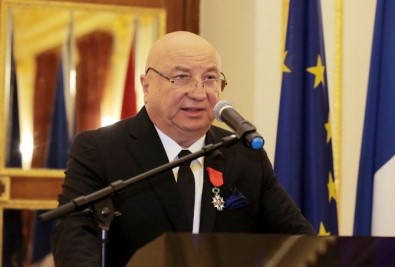 TAV Grubu CEO'su Sani Şener'e Legion D'honneur Nişanı