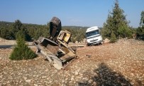 TIR, Üzerindeki İş Makinesiyle Kaza Yaptı