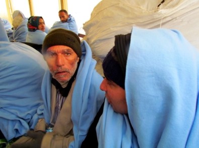 Çeşme'de 55 Kaçak Göçmen Yakalandı