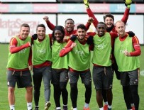 FLORYA METIN OKTAY TESISLERI - Galatasaray derbi hazırlıklarına başladı