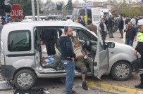 GAFFAR OKKAN - Ambulansla Otomobil Çarpıştı Açıklaması 6 Yaralı