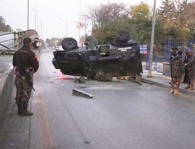 Başkent'te zırhlı araç üst geçitten düştü!