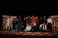 MAMAK BELEDIYESI - Kent Tiyatrosu Kasım Ayına 'Çiçekler Solmasın' Adlı Oyunla Merhaba Dedi