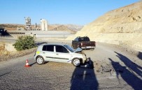 MALATYA ÜNİVERSİTESİ - Otomobille Kamyonet Çarpıştı Açıklaması 5 Yaralı