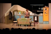 TEKELI - Sumru Yavrucuk, Tek Kişilik Oyunuyla Biga'da Sahne Aldı