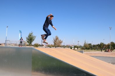 Beyşehir'de Kurulan Skate Park, Gençlerin Gözde Adresi Oldu