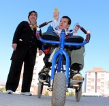 TEMİZLİK GÖREVLİSİ - Engelli Oğlu İçin Keşfetti