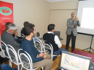 Eskişehir'de 'Türk Tarihi'nde Damgalar' Konferansı Verildi