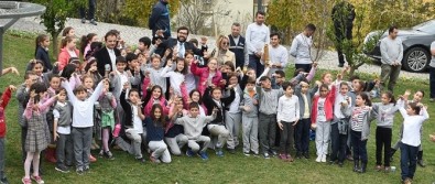 Beşiktaş Belediyesi Çocuklarla Birlikte Meyve Fidanı Dikti