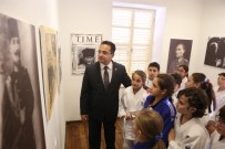 Bornova'daki Fotoğraflarla Atatürk Sergisine Yoğun İlgi