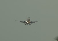 LODOS - Lodos Uçakları Beşik Gibi Salladı