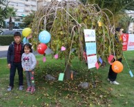 LÖSEMİ HASTASI - Lösemili Çocuklar Dileklerini Ağaca Astı