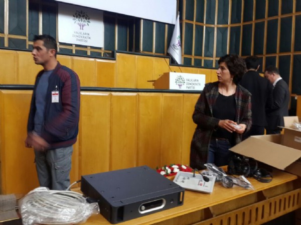 HDP grubunda şov hazırlığı