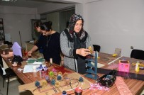 DEKORASYON - Bitlis'teki Kadınlar Atıklardan Süs Eşyası Üretiyor