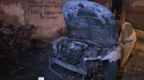 İzmir'de Aynı Mahallede 2 Motosiklet Ve 1 Otomobil Ateşe Verildi