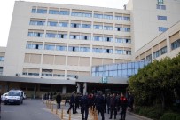KARŞIT GÖRÜŞLÜ ÖĞRENCİLER - Akdeniz Üniversitesinde İki Grup Öğrenci Arasında Kavga