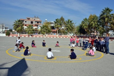 Geleneksel Çocuk Oyunları Okul Bahçelerinde Yaşayacak