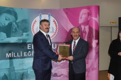 Iğdır'a 'Eğitim Ve Öğretimde Yenilikçilik' Ödülü
