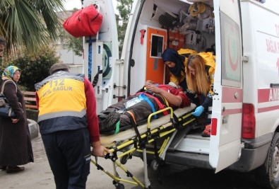 Omzuna Asansör Düşen İşçi Yaralandı