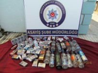 DEMİR KORKULUK - Çaldıkları Otomobili Kırmızıya Boyayan Hırsızlar, Yine De Kaçamadı