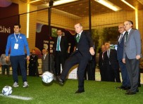 İNOVASYON HAFTASI - Cumhurbaşkanı Erdoğan, Masa Tenisi Ve Futbol Oynadı
