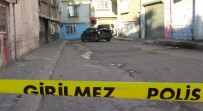 HACIBABA MAHALLESİ - Gaziantep'te Canlı Bomba Alarmı