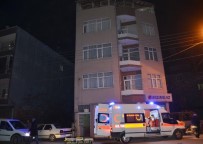 MEHMET KURT - Merdivenden Düşen İşçi Yaralandı