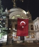 VALİDE SULTAN - Patlamada Zarar Gören Camide Şehitler İçin Dua Edildi