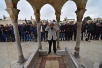 BEM-BİR-SEN Kudüs'te Şehitler İçin Gıyabi Cenaze Namaz Kıldı