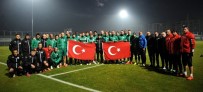 TOMAS SIVOK - Bursaspor Antrenmanda Saygı Duruşunda Bulundu