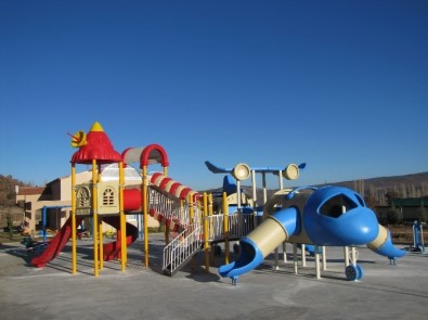 Esire Termal Turizm Merkezi'ne Çocuk Oyun Gurubu Ve Fitnes Alanı